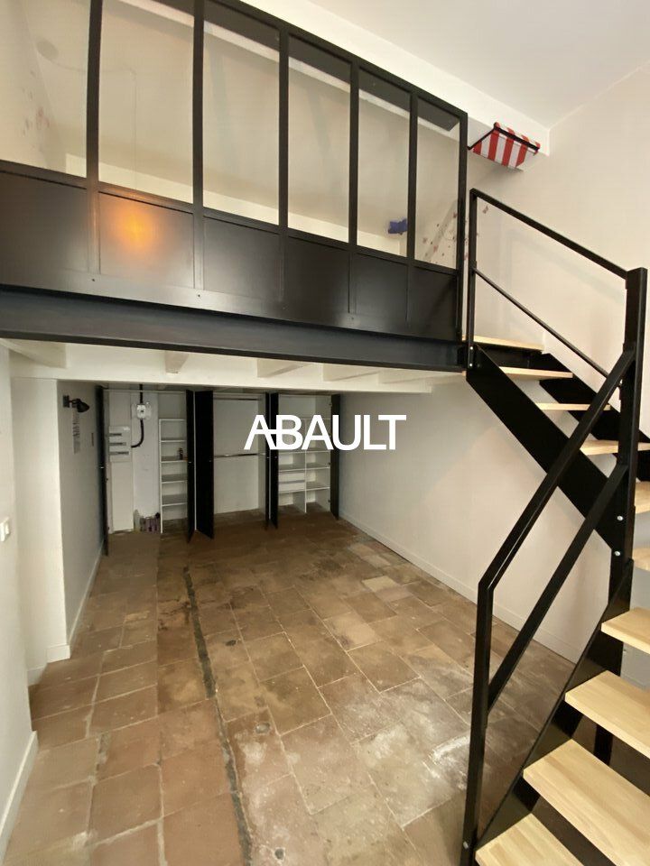 A LOUER BUREAUX LOCAL PROFESSIONNEL SECTEUR OZENNE GRANDE RUE NAZARETH TOULOUSE HYPERCENTRE CACHET