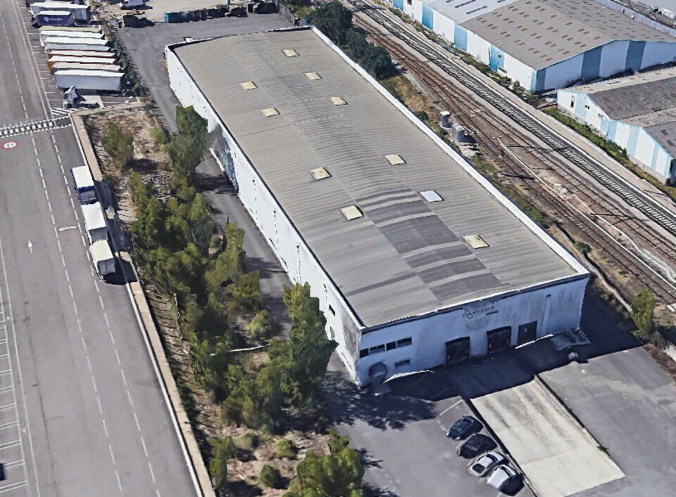 Location local d''activites 3060 m² non divisibles
