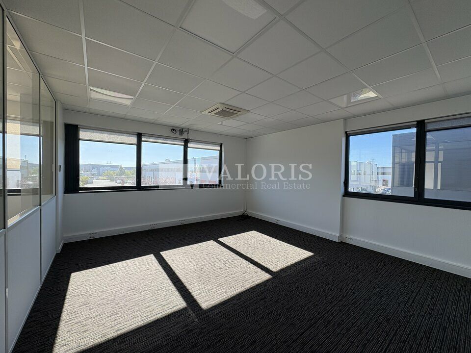 Location bureaux 242 m² divisibles à partir de 115 m²