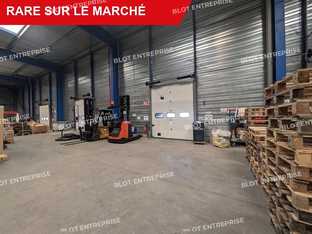 Location entrepôts 6000 m² non divisibles