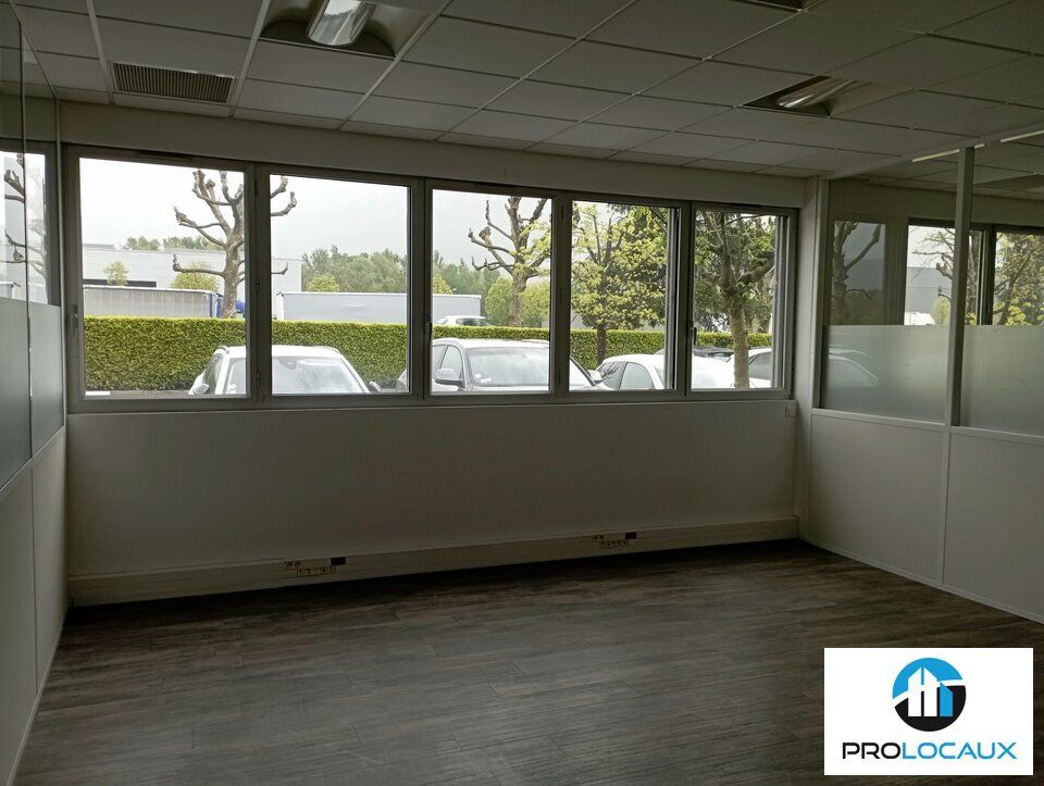 MEYLAN, locaux commerciaux à louer ou à vendre