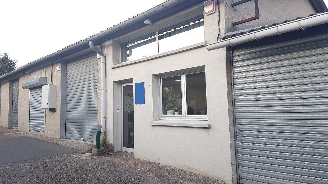 Location local d''activites 95 m² non divisibles