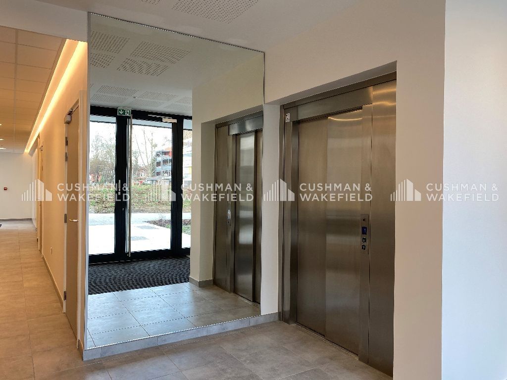 Location bureaux 437 m² non divisibles