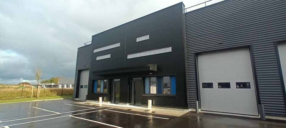 Location local d''activites 380 m² divisibles à partir de 187 m²