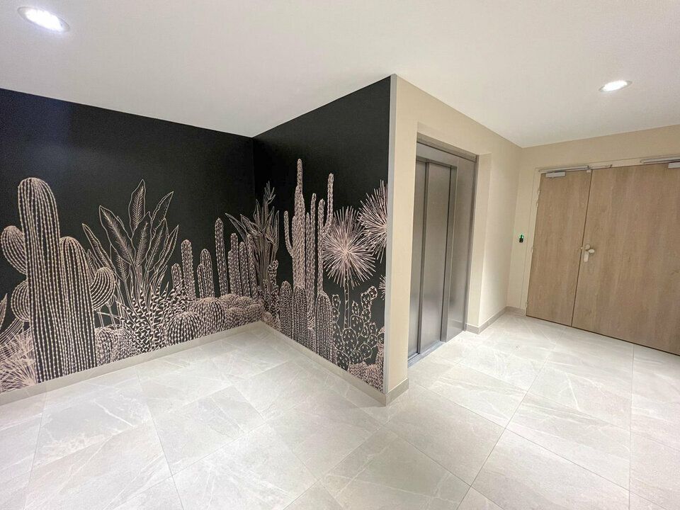 A LOUER 1076m2 DE BUREAUX NEUFS