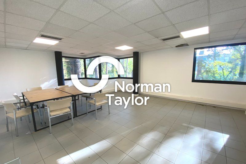 Location bureaux 101 m² non divisibles