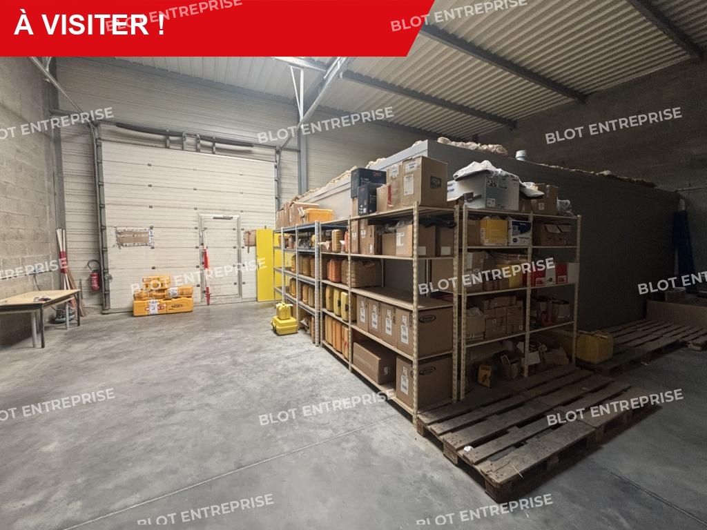 Location entrepôts 130 m² non divisibles