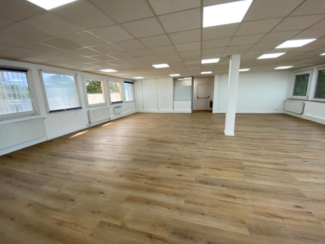 Location bureaux 225 m² non divisibles