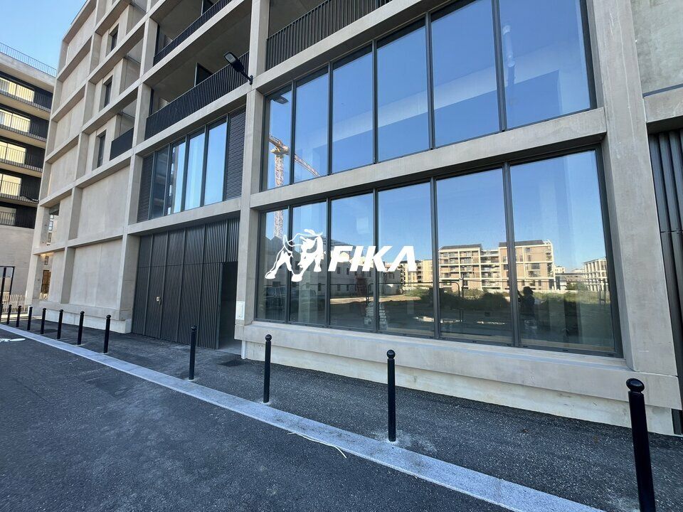 A VENDRE LOCAL D'ACTIVITÉ / LOCAL ARTISANAL - (33100) BORDEAUX