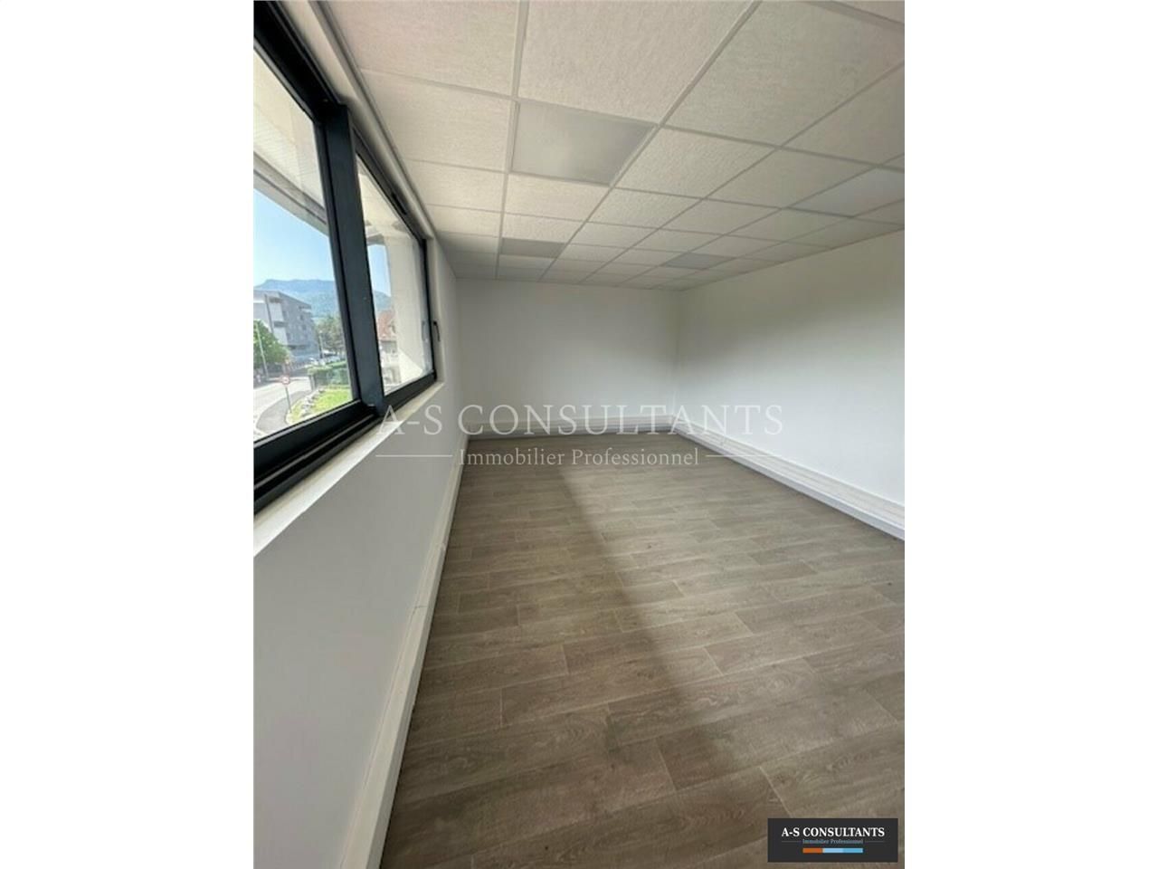 Location bureaux 120 m² non divisibles