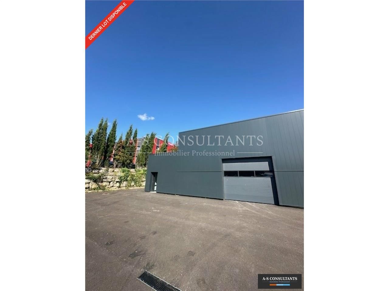 Location local d''activites 240 m² non divisibles