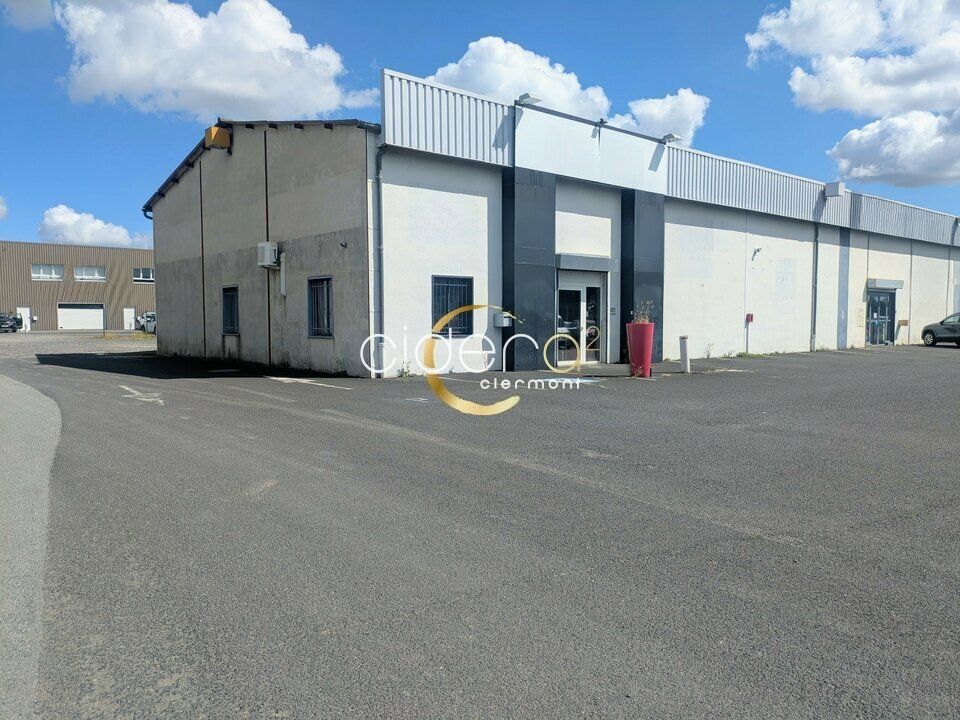 A louer local commercial 335m² sur Cournon d'Auvergne (63800)