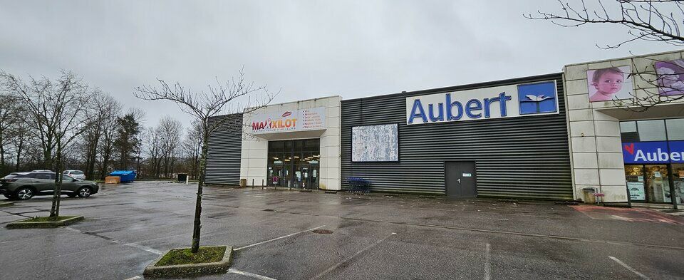 EPINAL SAUT LE CERF CELLULE 900 m2