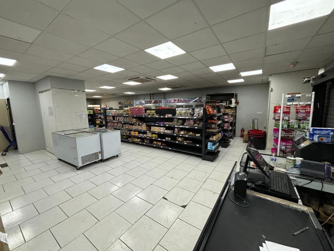 Location local commercial 280 m² non divisibles