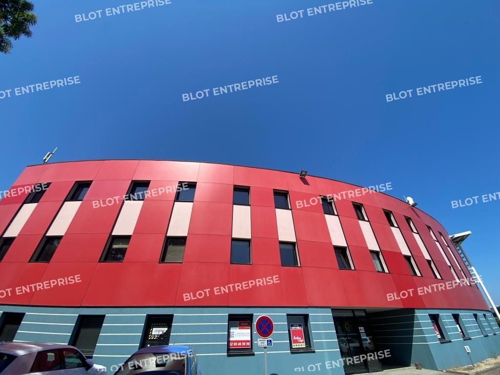 Location bureaux 80 m² non divisibles