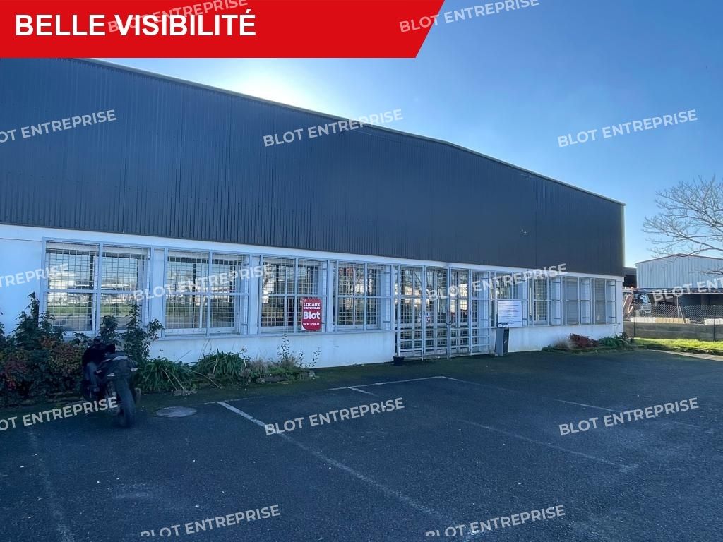 Location entrepôts 600 m² non divisibles