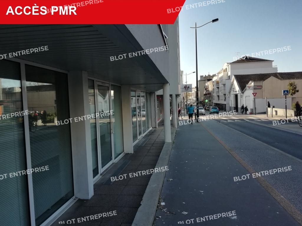 Location local commercial 65 m² non divisibles