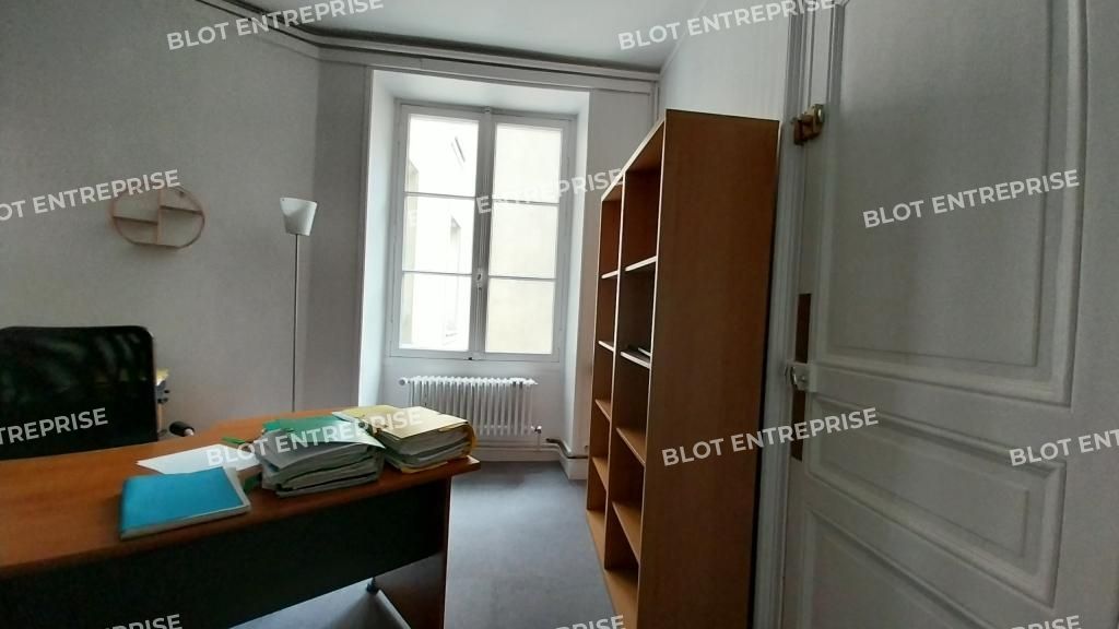 Location bureaux 207 m² non divisibles