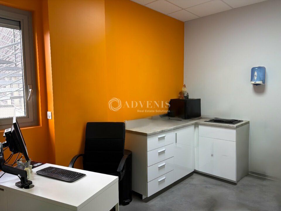 Environ 204 m² de bureau ou commerce, à vendre sur axe passager de Truyes