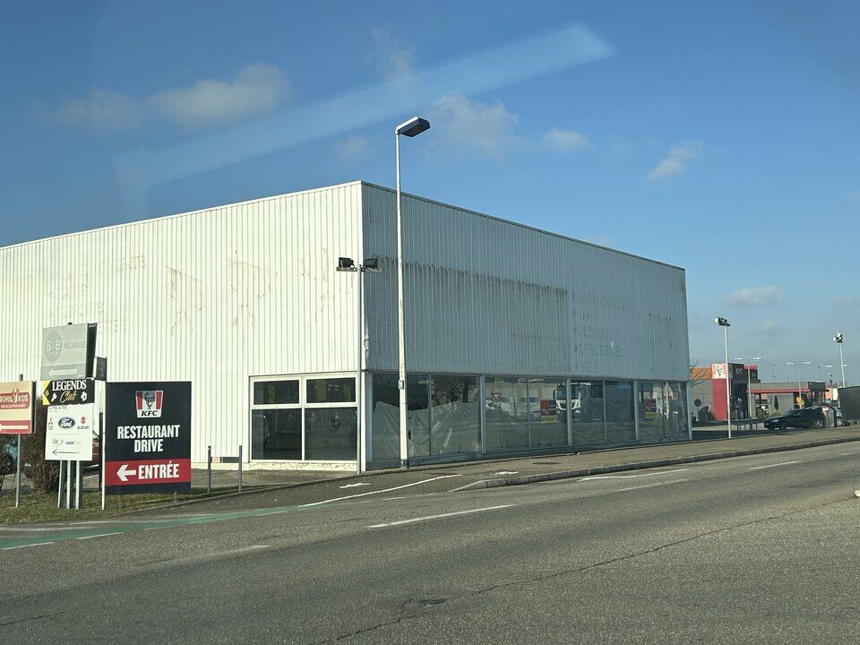 Location local commercial 1059 m² non divisibles
