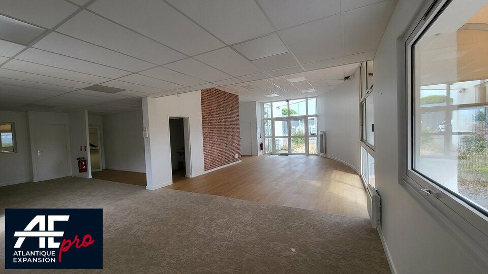A VENDRE SHOWROOM/BUREAUX / ATELIER-ENTREPÔT SUR SAINT-NAZAIRE