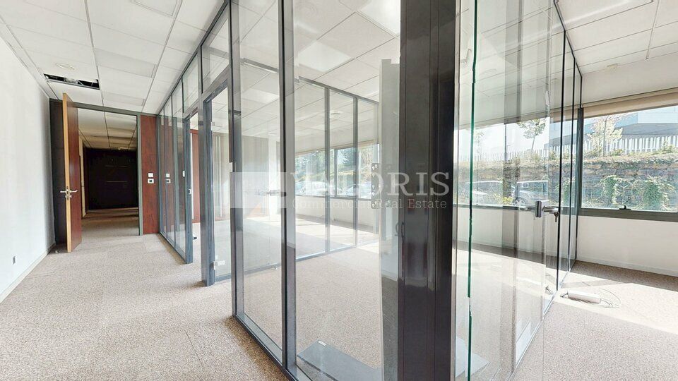 334.98 m² pour ce bureaux en location à Champagne au mont d'or