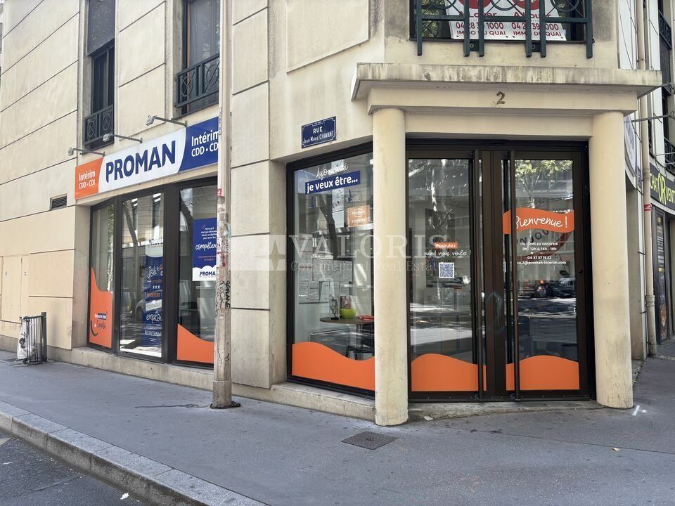 Valoris Real Estate vous propose un local  de 85m² situé dans le 7ème arrt de LYON , au métro SAXE GAMBETTA, idealement placé en angle de rue pour un belle visibilité.