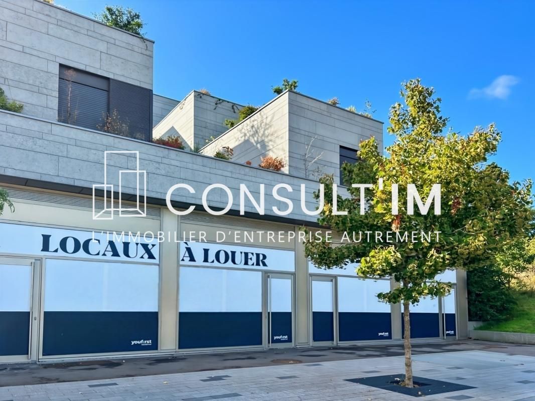 Location local commercial 372 m² non divisibles