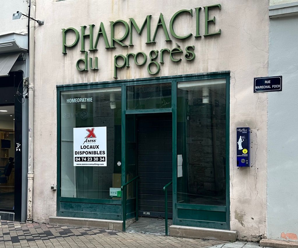 Location local 43 m² à BOURG EN BRESSE