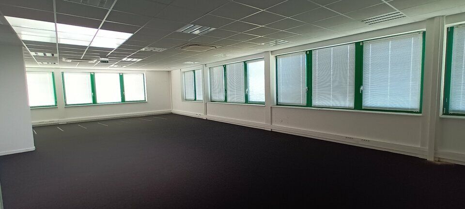 Location bureaux 246 m² non divisibles