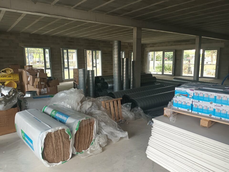 Immeuble de bureaux en construction.