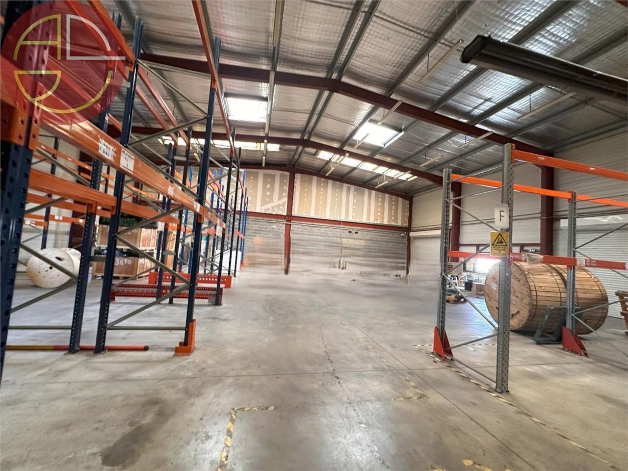 Location local 700 m² à TOURNEFEUILLE