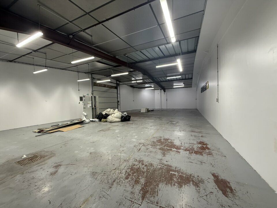 Location local commercial 410 m² non divisibles