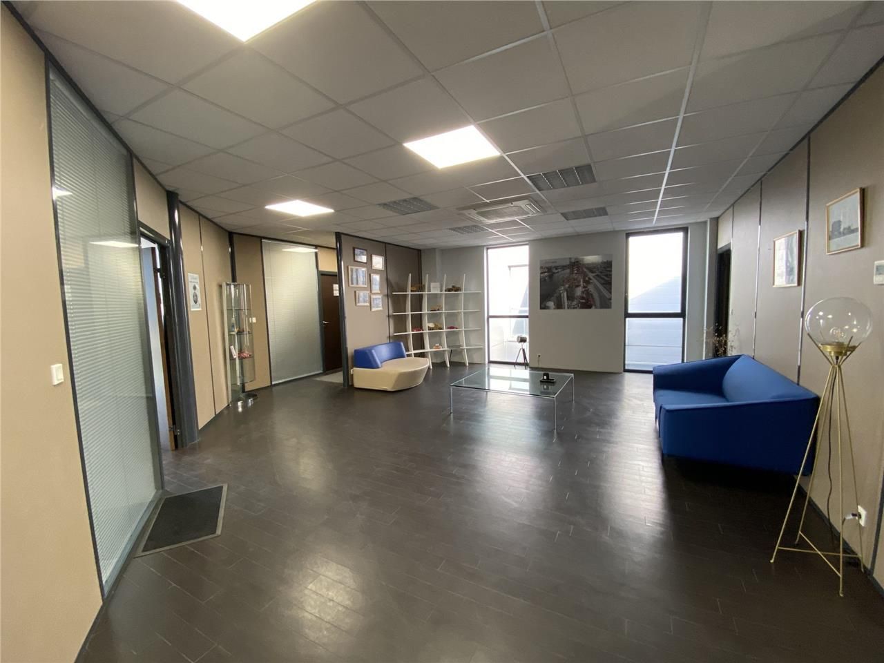 345 m² pour ce bureaux en location à Nogent le phaye