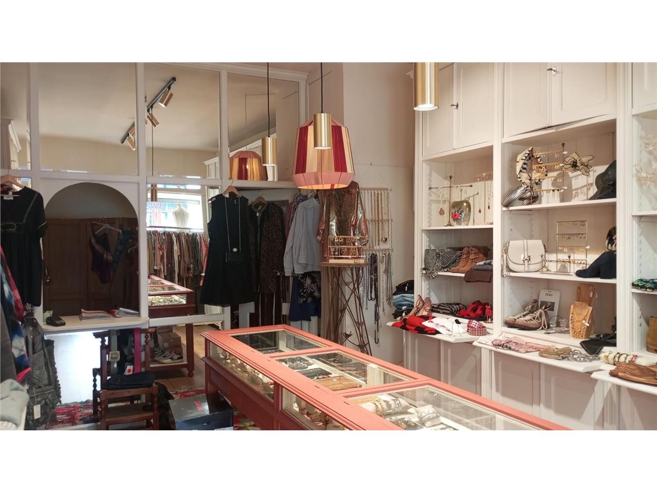 Location local commercial 32.00 m² à LE BOUSCAT