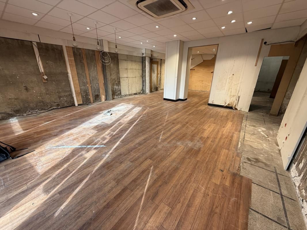 Location local commercial 106 m² divisibles à partir de 106 m²