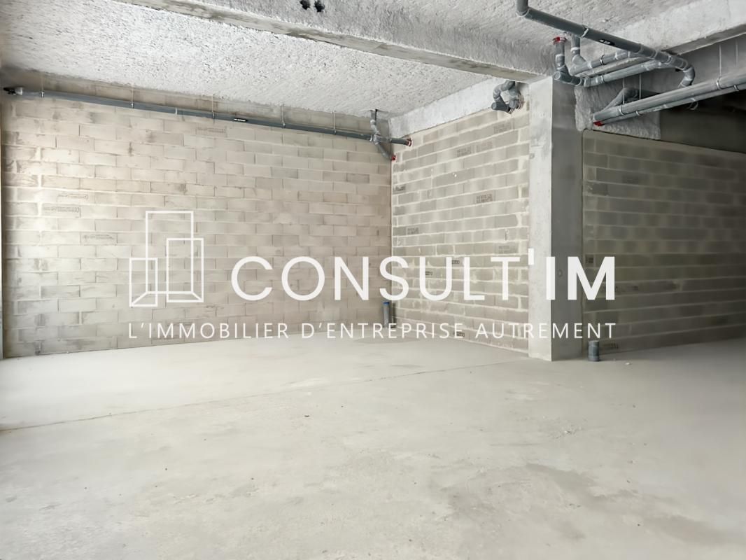 Location local commercial 152 m² non divisibles