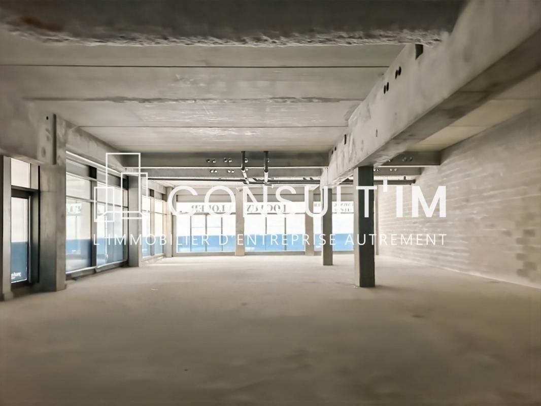 Location local commercial 424 m² non divisibles