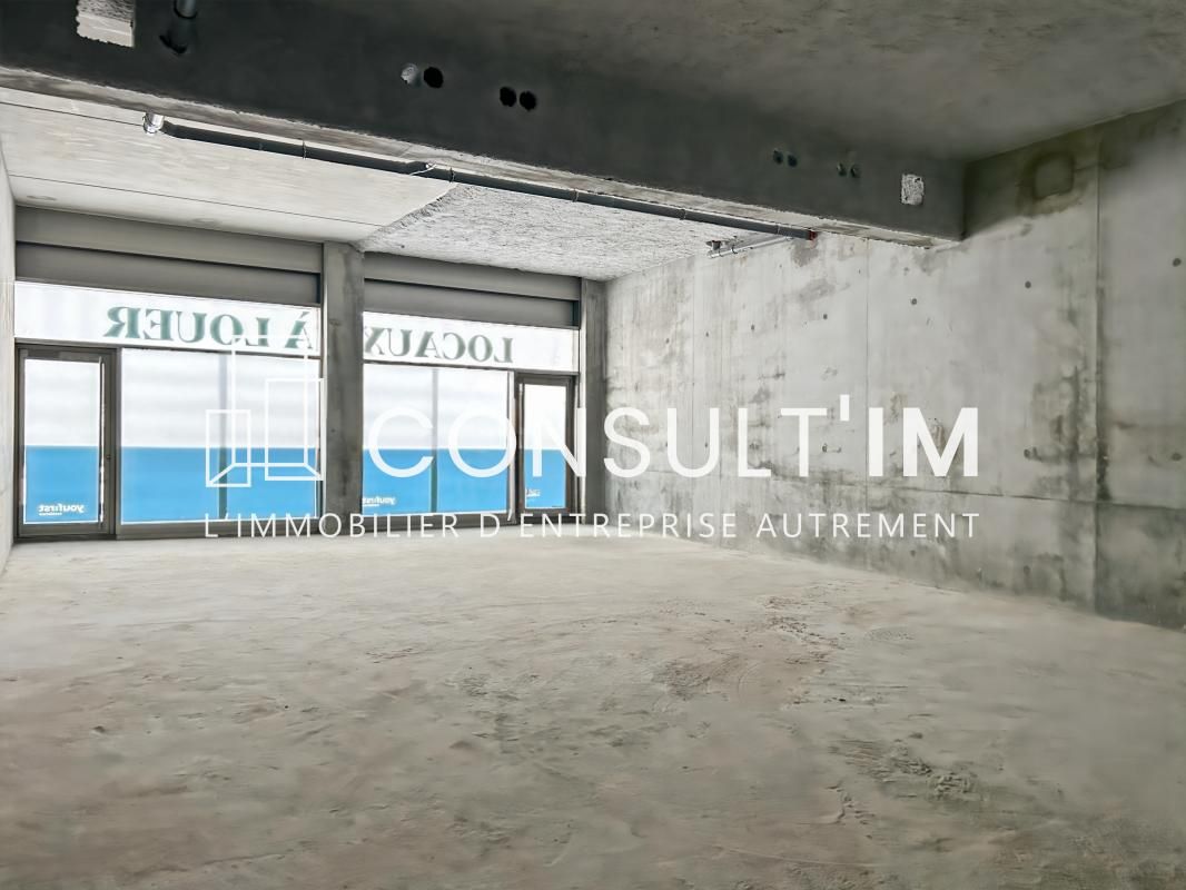 Location local commercial 106 m² non divisibles
