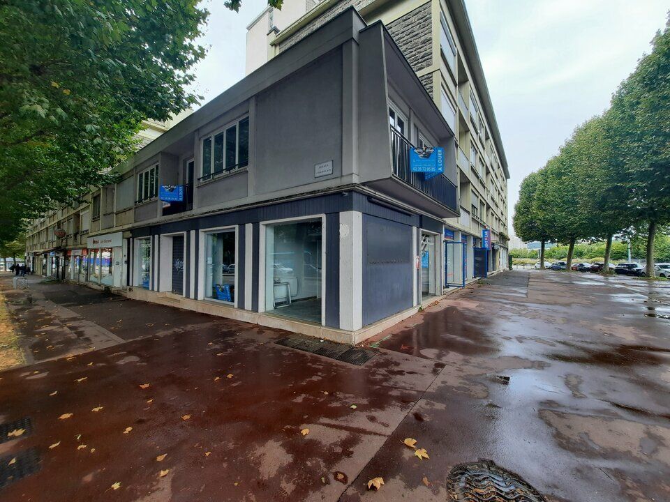 Location local commercial 160 m² non divisibles