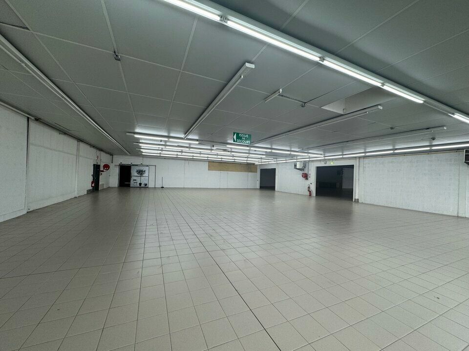 Local commercial avec parking et visibilité sur la 4 voies de Bayeux 