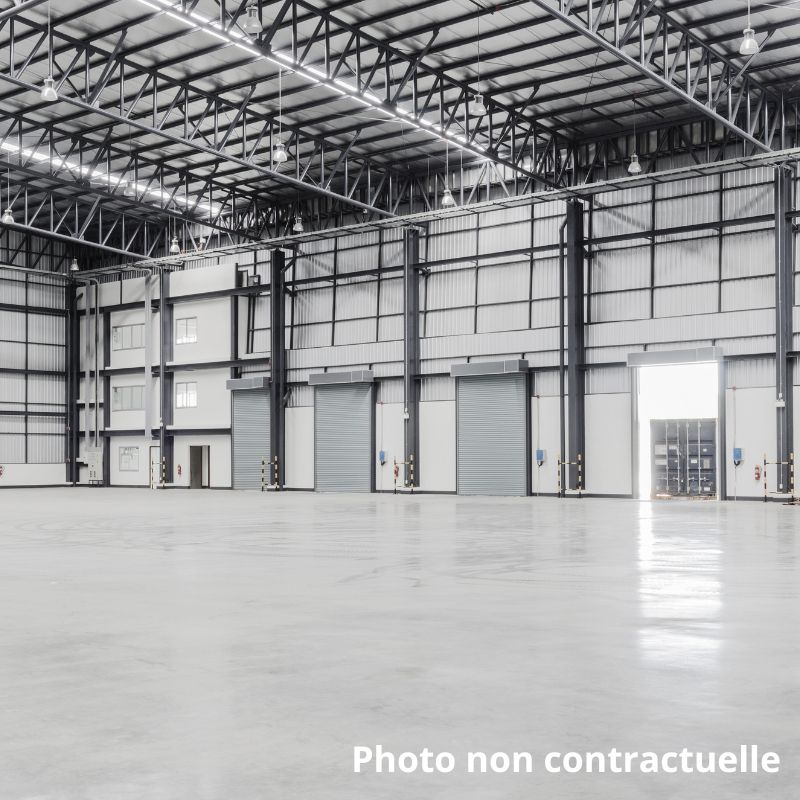 Location local 400.00 m² à MACON