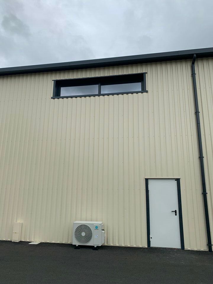 CESTAS - 310 m² de locaux d'activités et bureaux