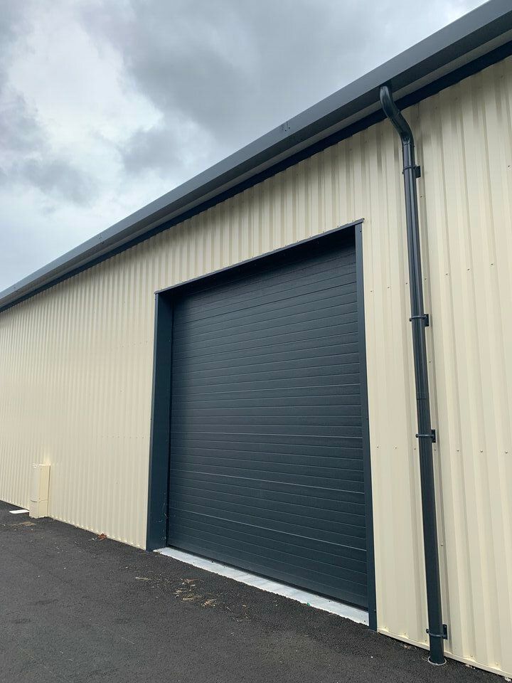 Location local d''activites 220 m² non divisibles