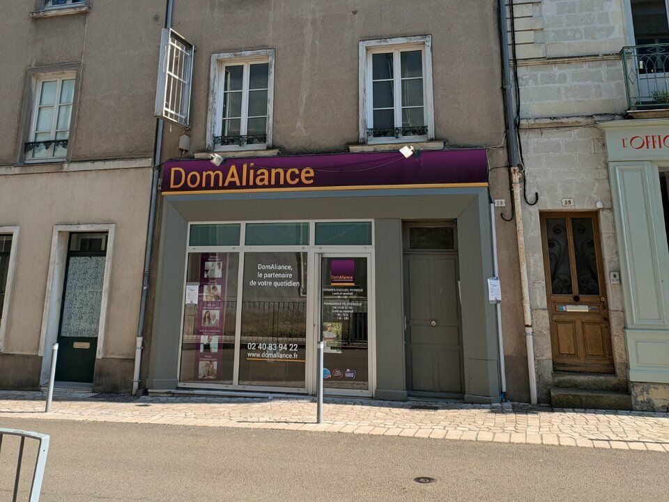 Local commercial à louer de 50 m² + sous-sol à Ancenis Saint-Géréon