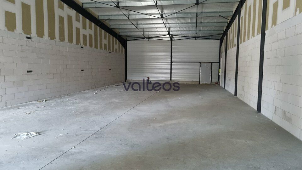 Location local d''activites 250 m² non divisibles