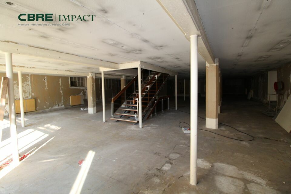 REIMS - PLACE ROYALE - Commerce de 630 m² env.