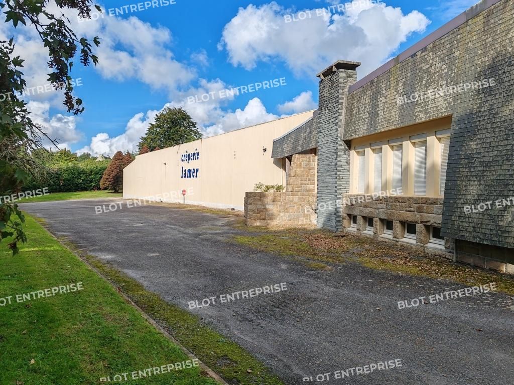 Vente entrepôts 1120 m² non divisibles