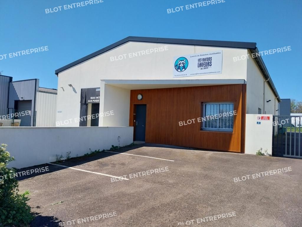 Location entrepôts 855 m² non divisibles