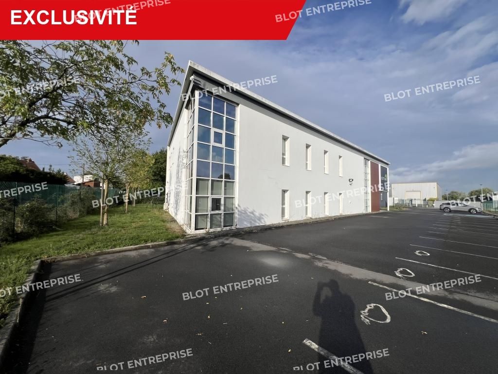 Location bureaux 700 m² non divisibles